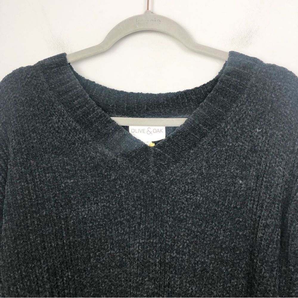 OLIVE & OAK | NEW Black Soft V-Neck Tunic Length Sweater Women’s Size Medium - Picture 3 of 9